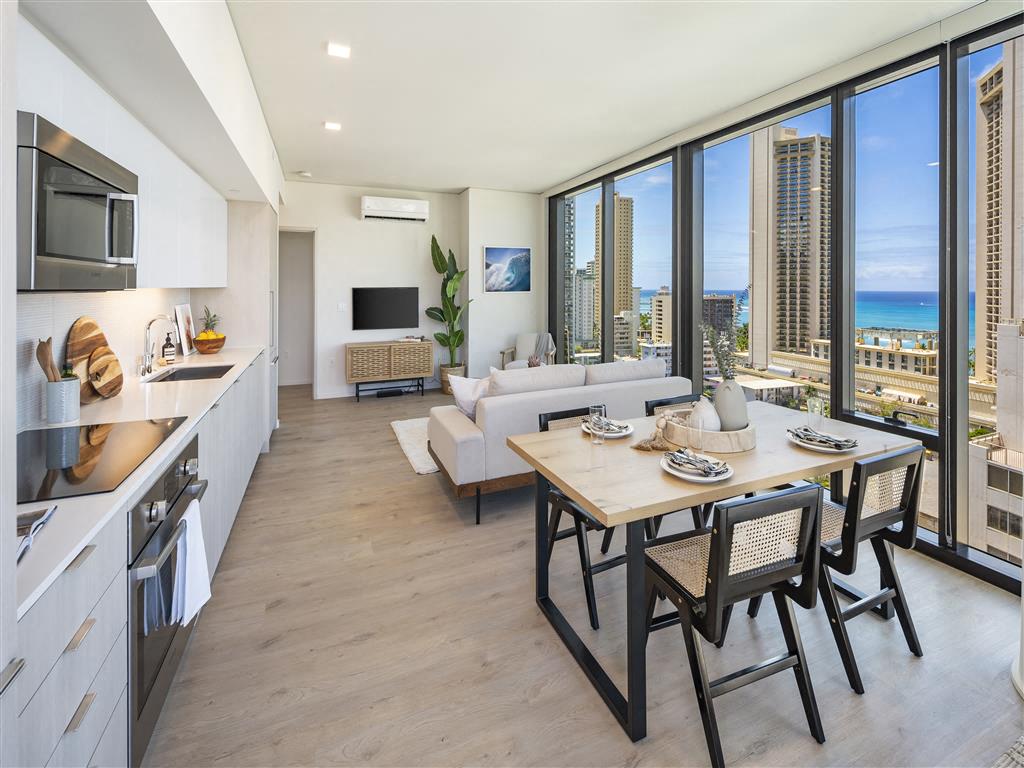 Lilia Waikiki Image 21