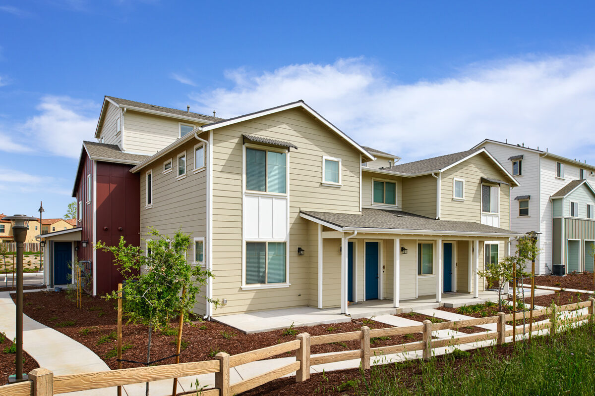 Blue Oak Apartments Image 3