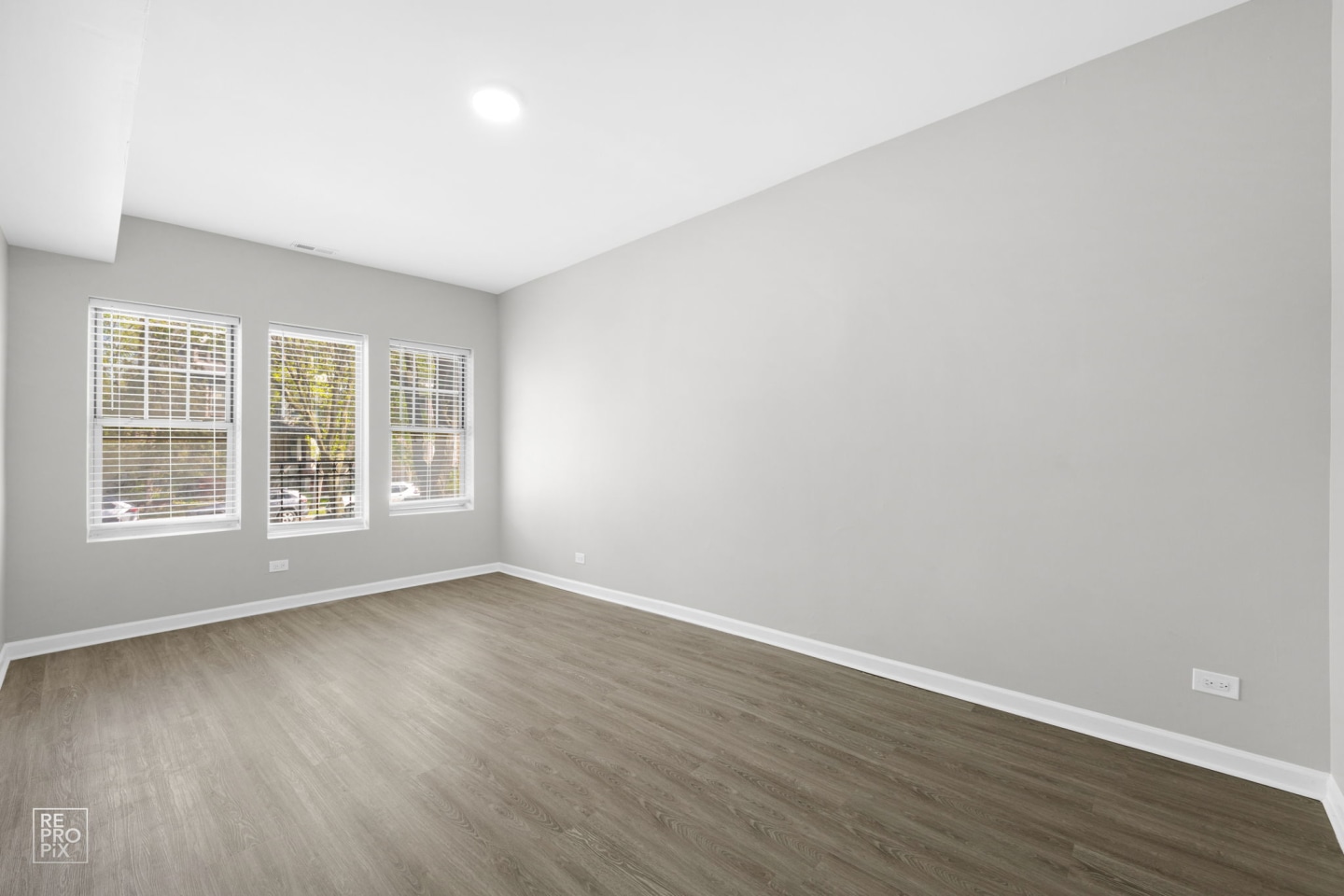 447 N Austin Image 5