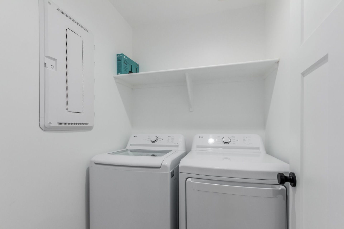 CJ Luxury Townhomes Image 37