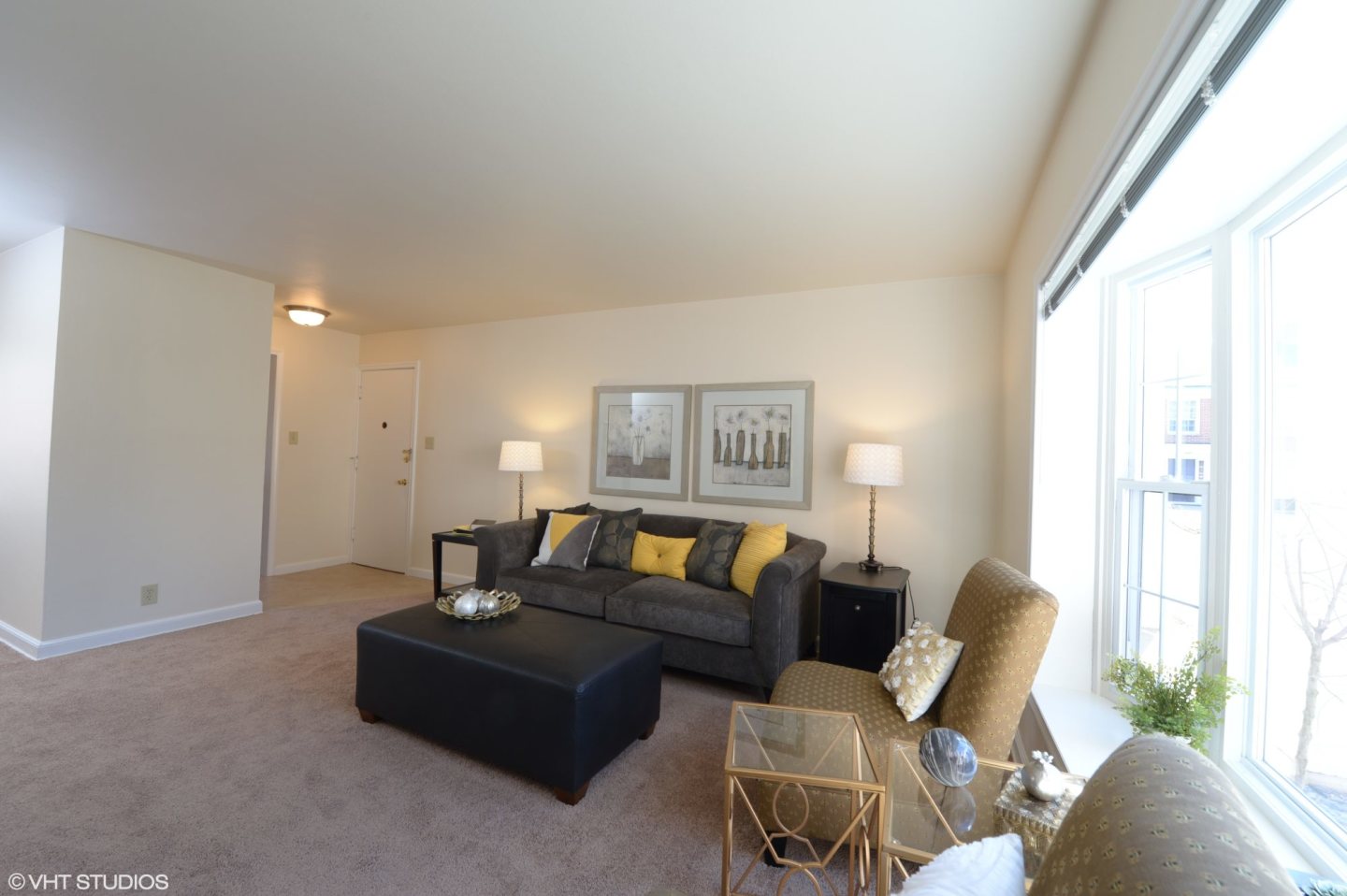 Colonial Court Apartments Image 4