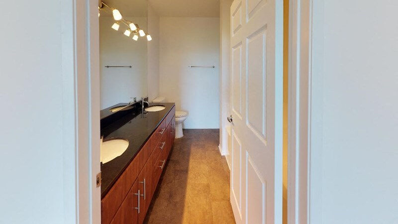 5015 Clinton Apartments Image 9