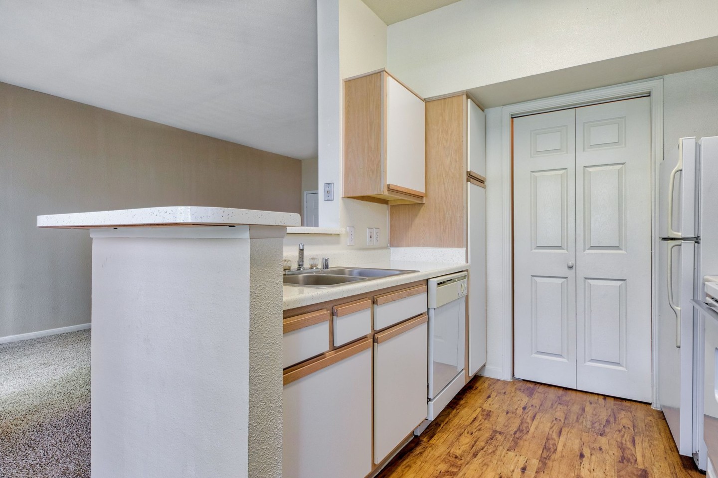 Chelsea Apartments Image 3
