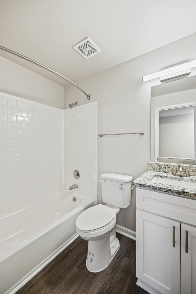 Beacon Pointe Apartments & Townhomes Image 19