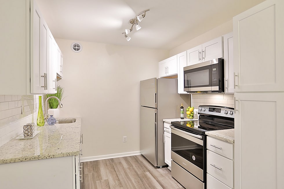 Country Club Apartment Homes Image 16