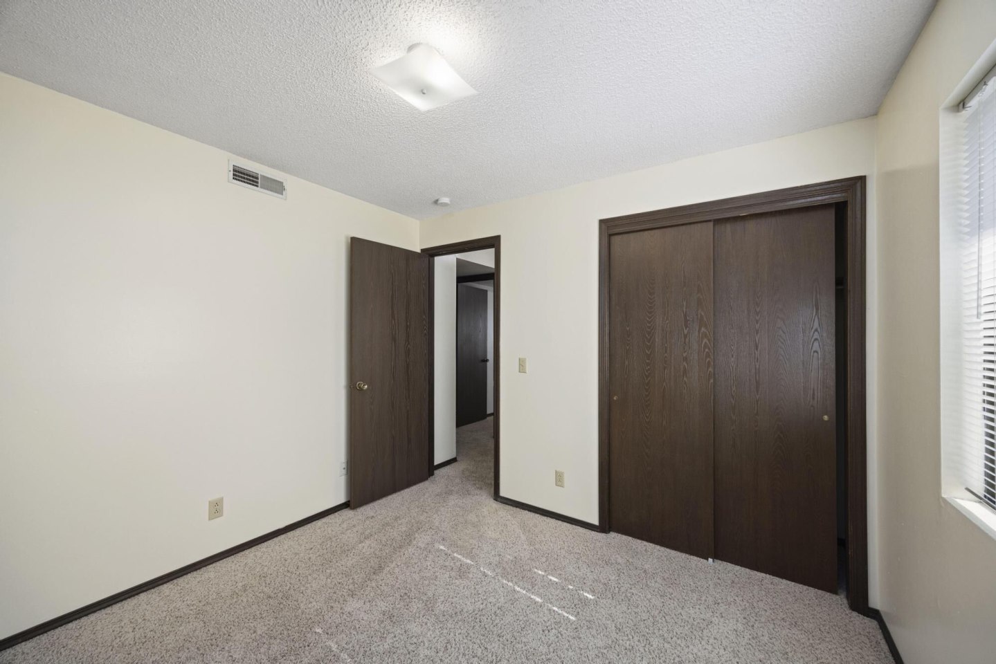 Sandstone Apartments Image 12