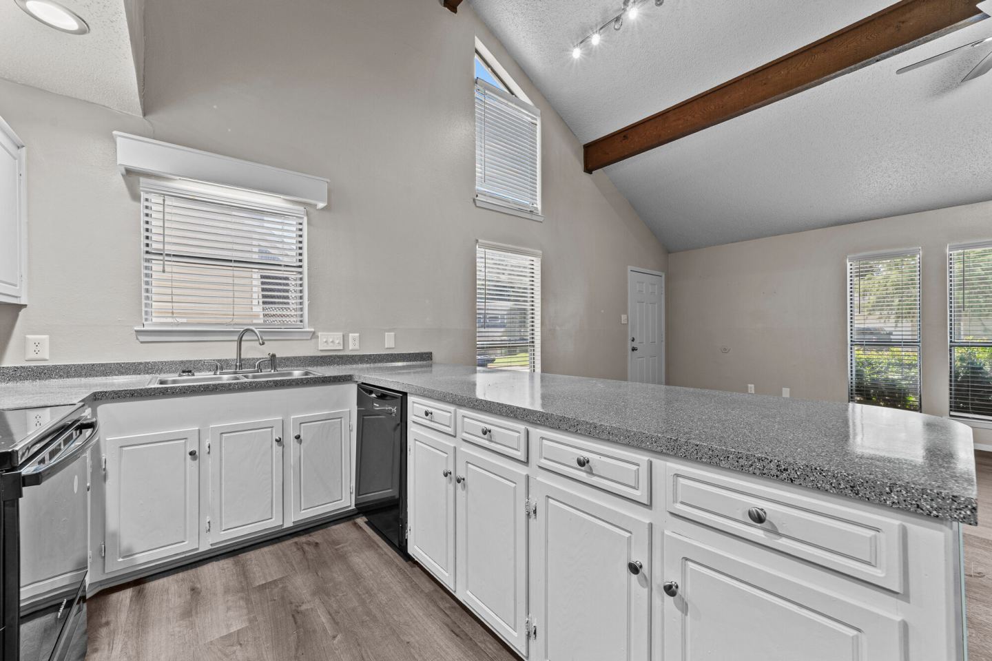 Silver Falls Townhomes Image 2