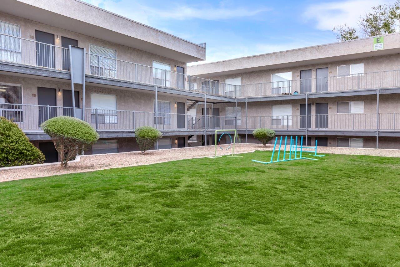 Treehouse Apartments Image 28