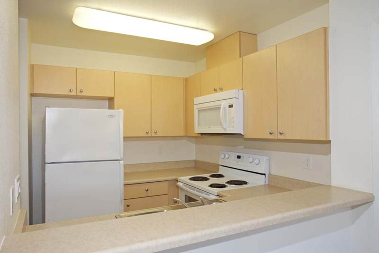 Pacific Bay Club Image 11