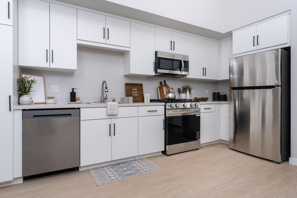 Downtown Ontario Luxury Apartments Image 20