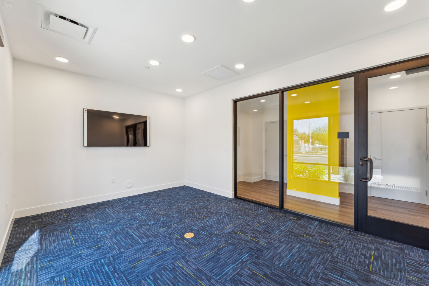Blue Eastline Image 34