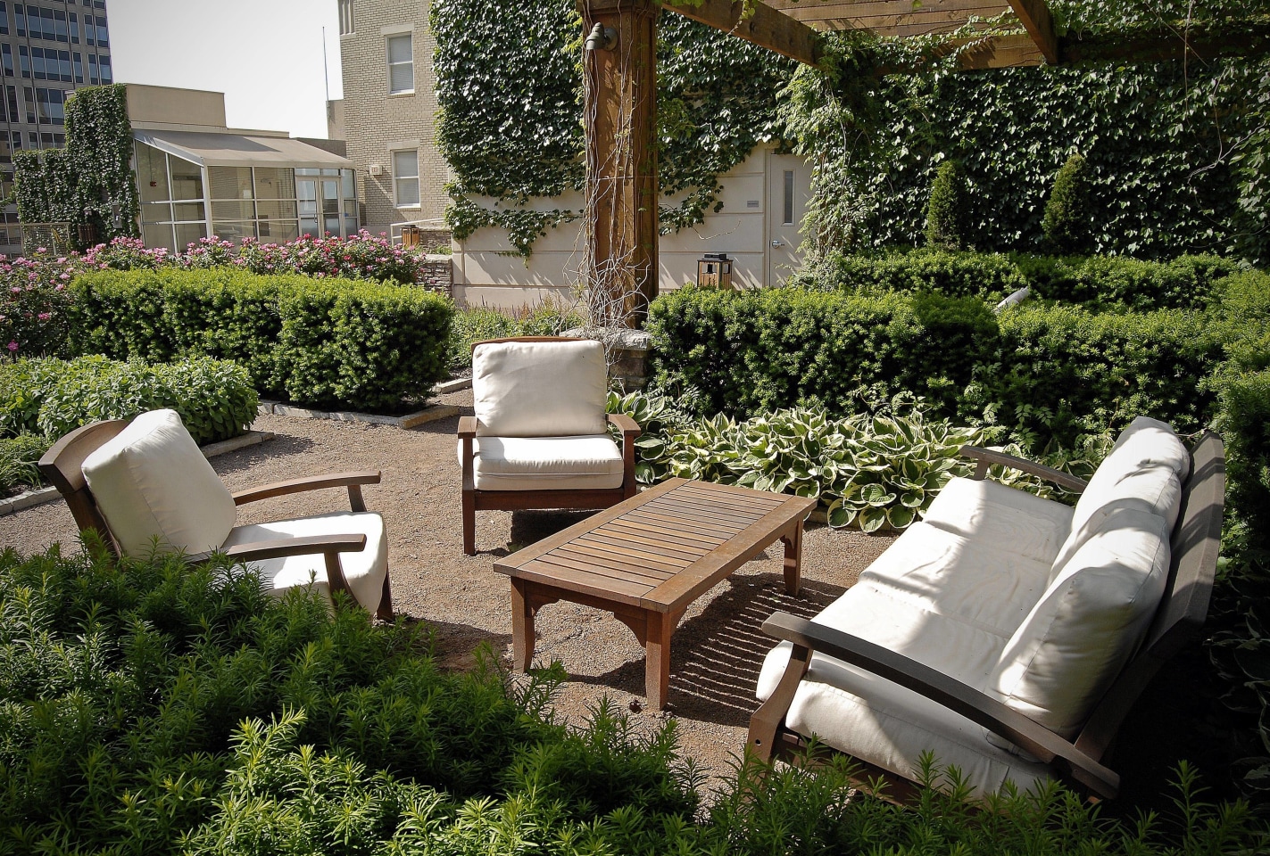 909 Walnut Image 32