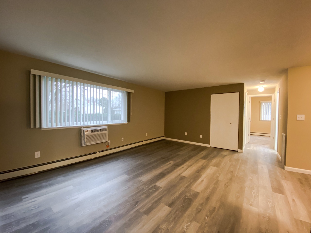 Holland Gardens Apartments Image 10