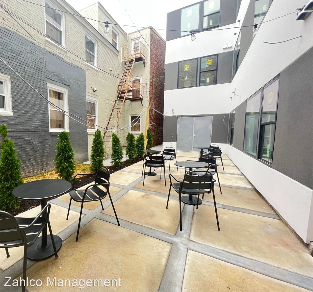 725 W Pratt Image 10