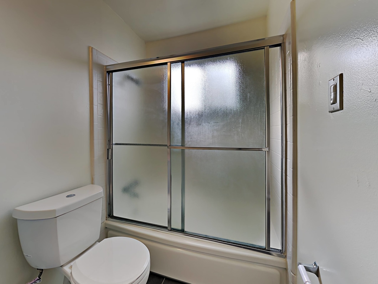 671 Vernon Image 13