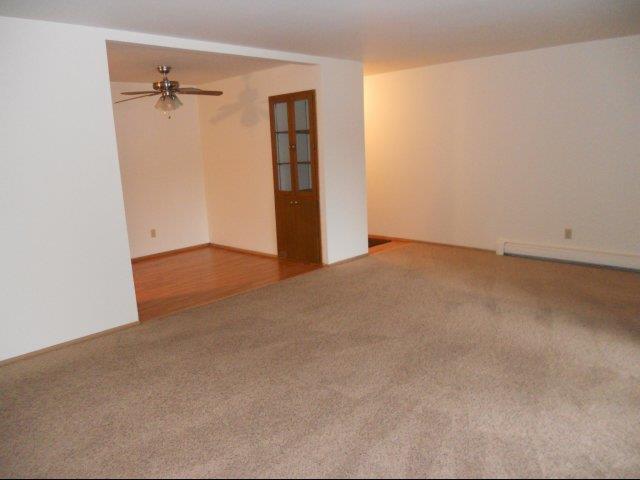 Carriage Way Apartments Image 10