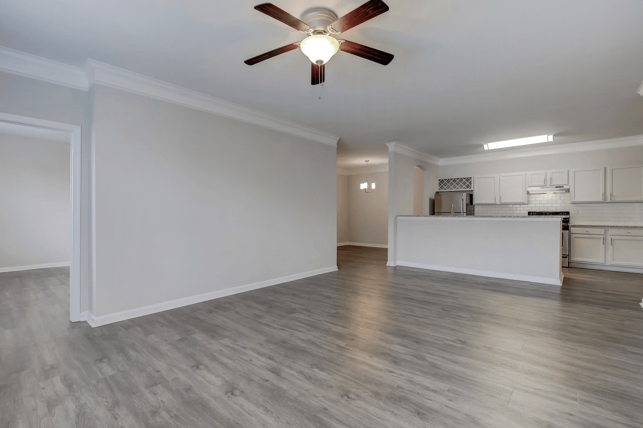 Lakeside at Town Center Apartments Image 26
