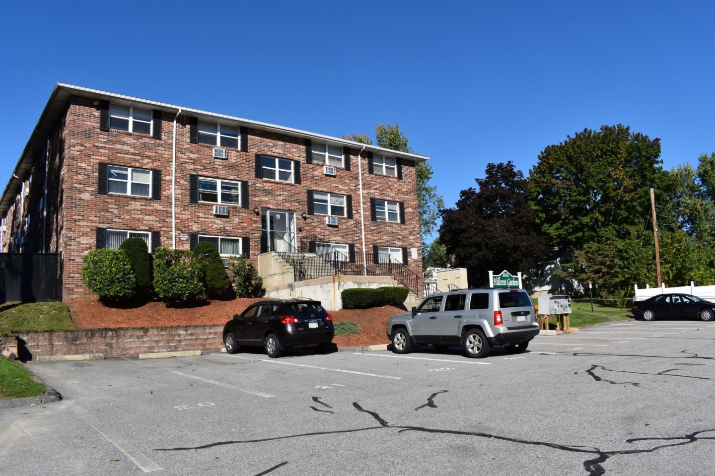 Hillcrest Gardens Image 3