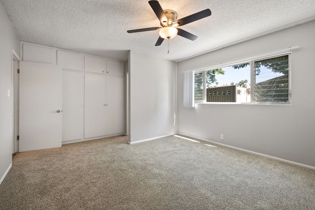 Roxanne Apartments Image 7
