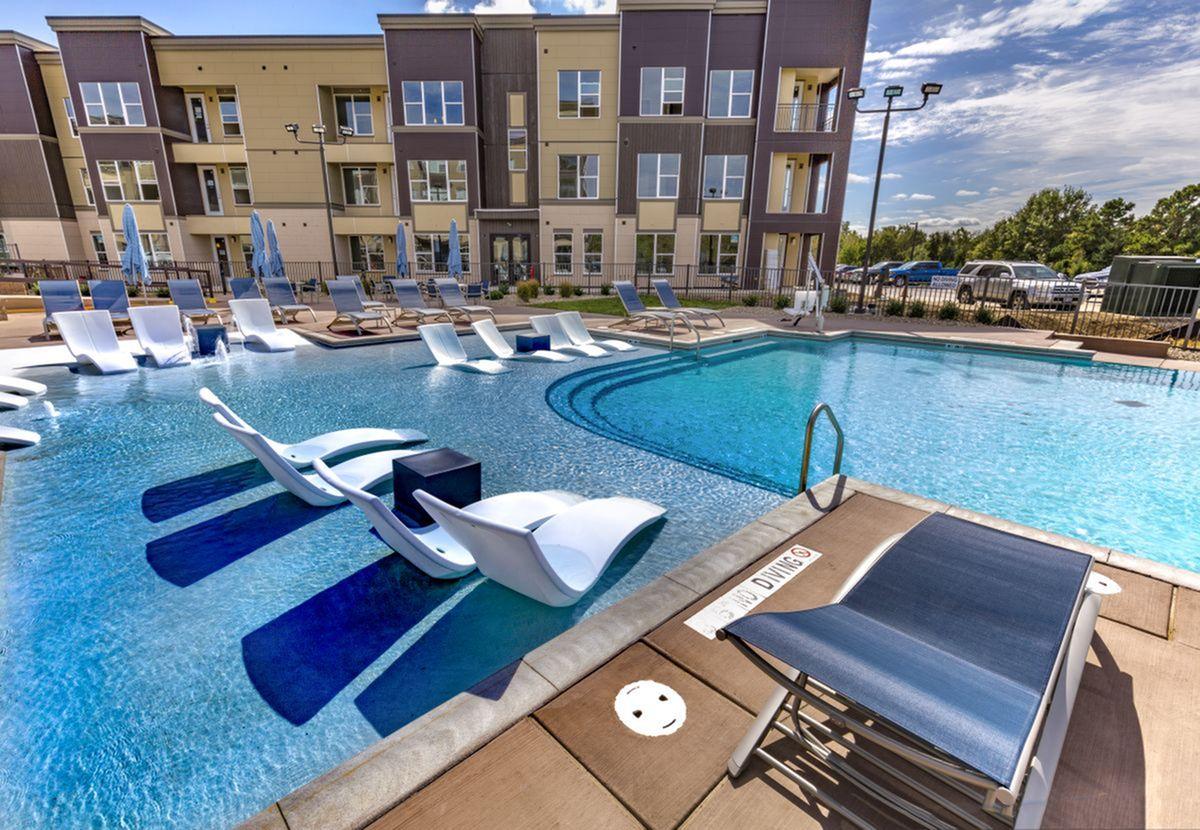Alinea Town and Country Image 49