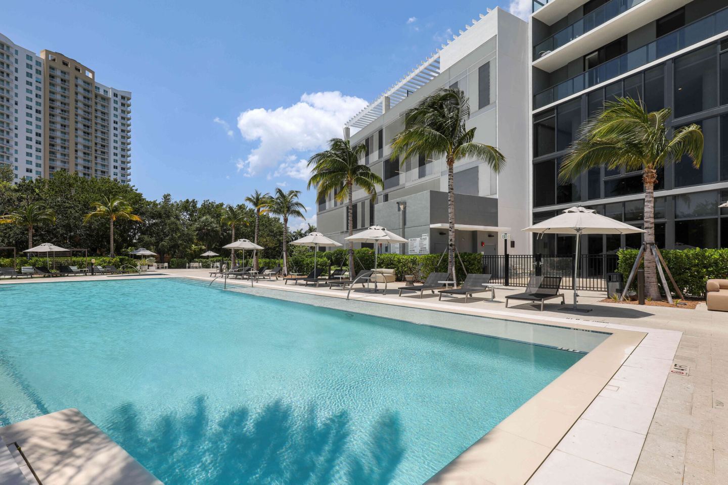 Slate Hallandale Beach Image 37