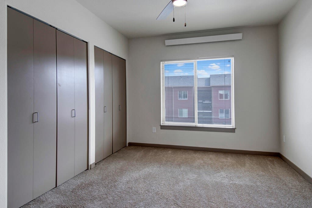 Bellevue Crossing Image 41