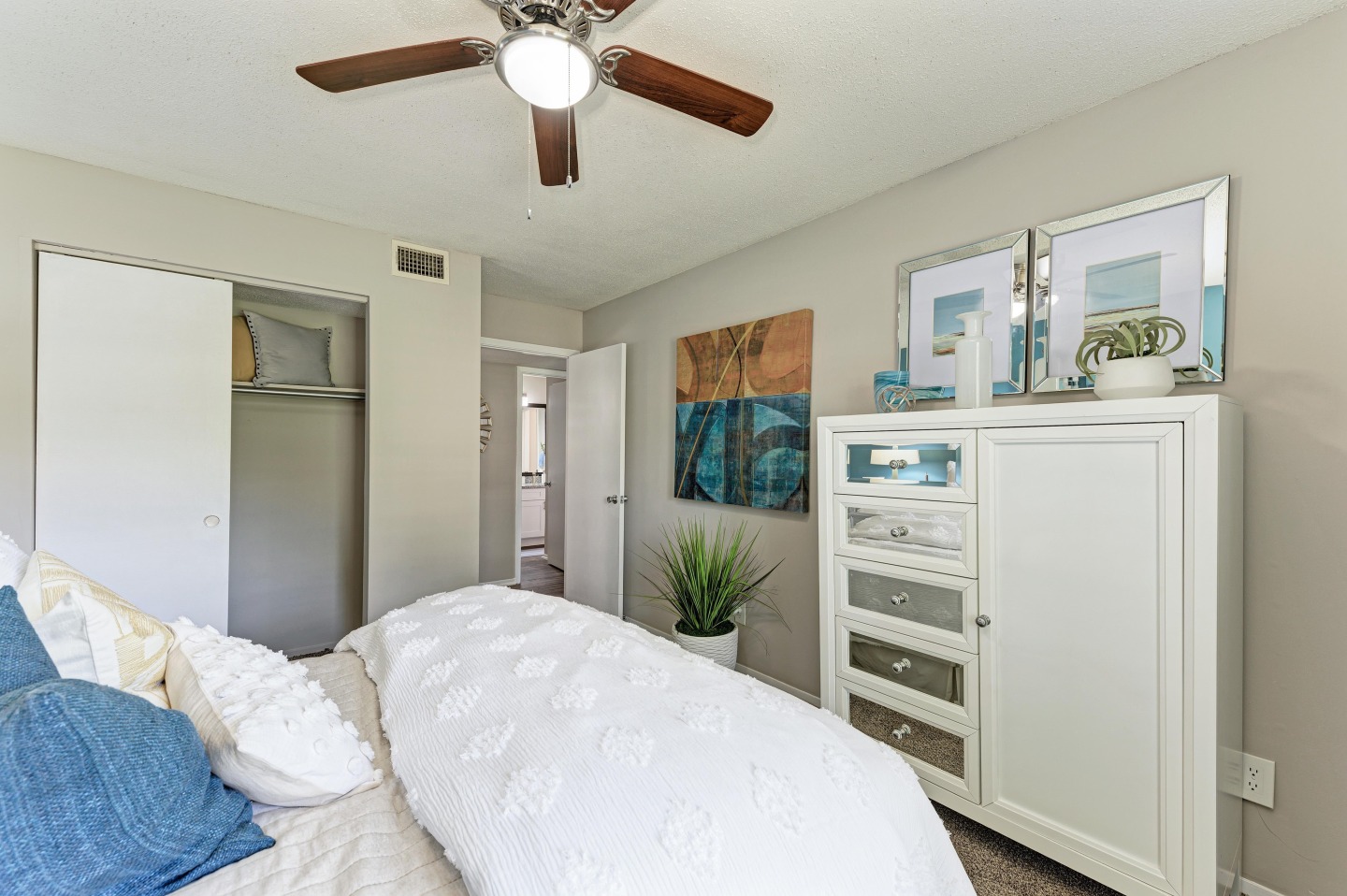 Arbor Walk Apartments Image 16