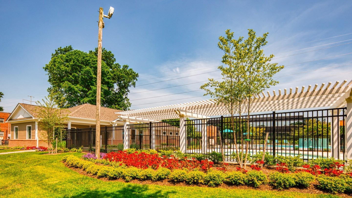 North Shore Gardens Apartments Image 3