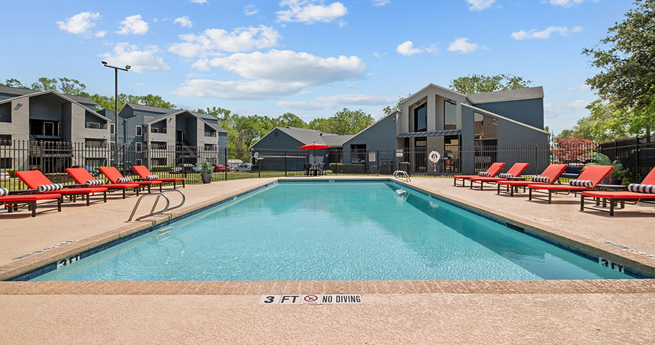 Hollytree Apartments Image 2