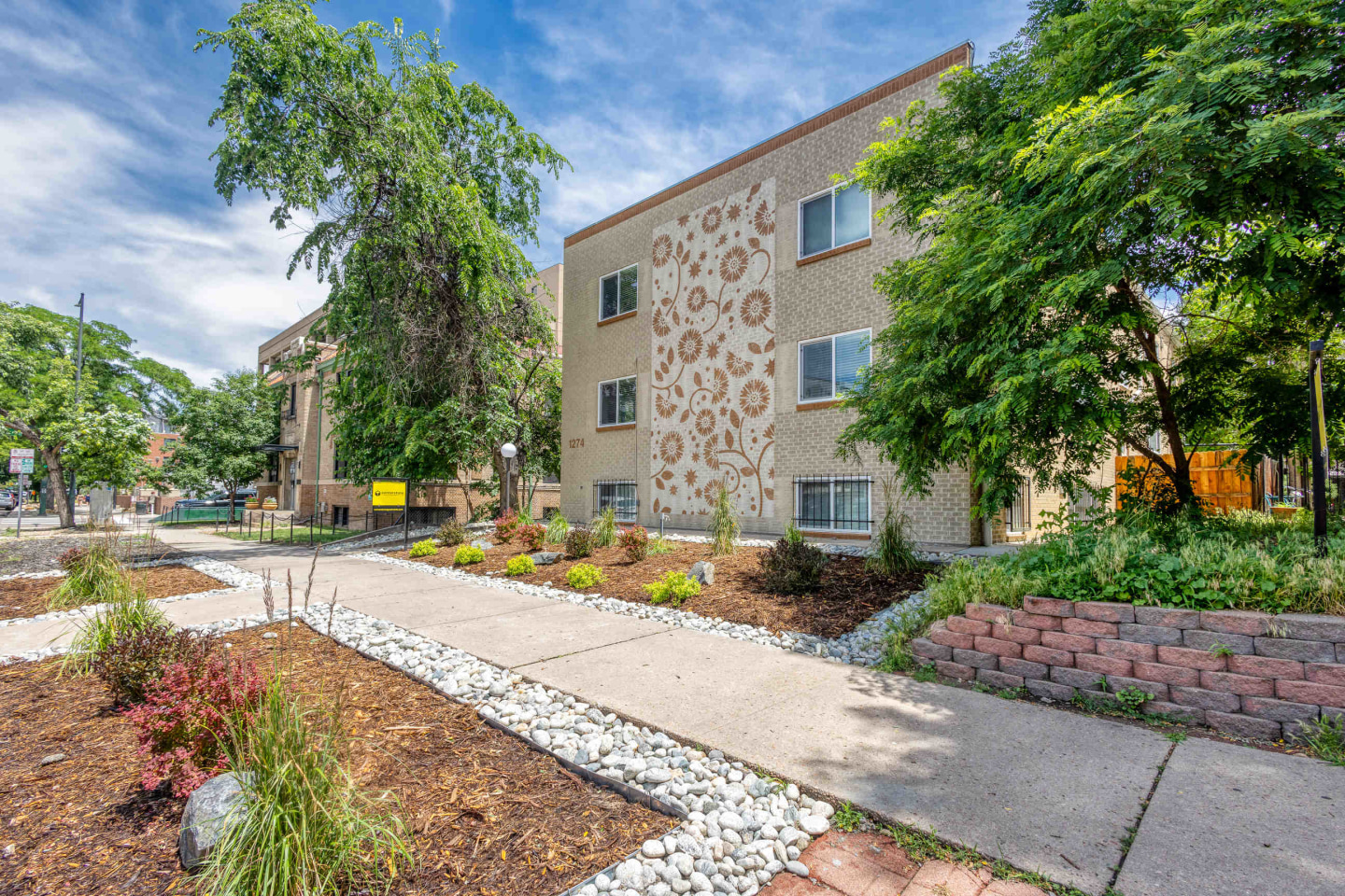 1274 Logan Image 10