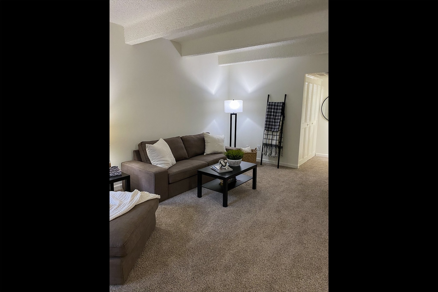 Harvard Square Apartments Image 3