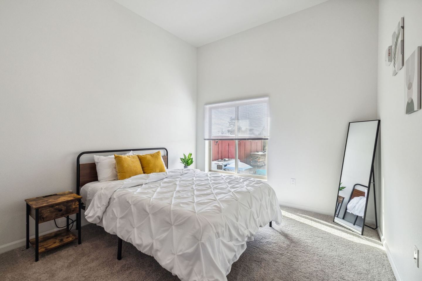 Pullman Modern Urban Apartments Image 37