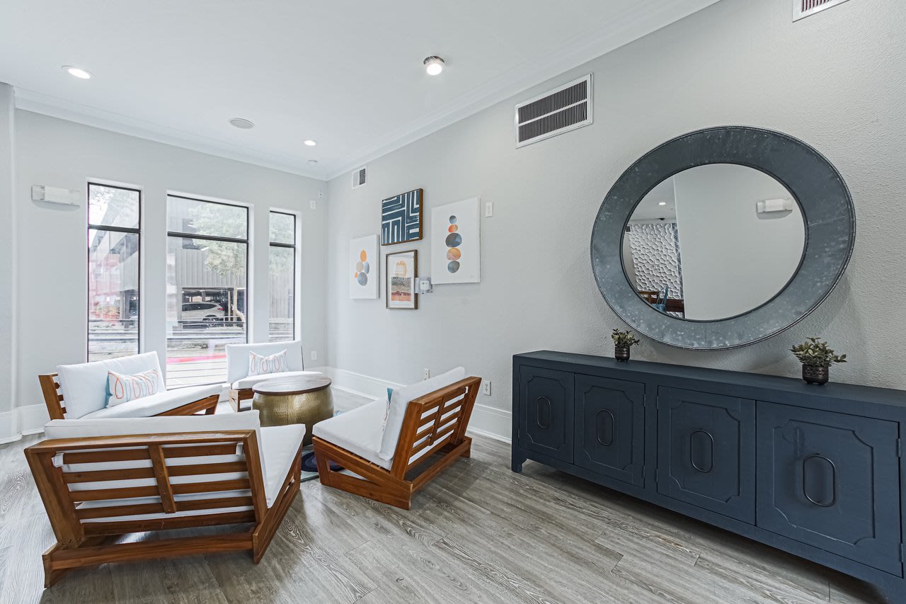 The Village at Bellaire Apartments Image 17