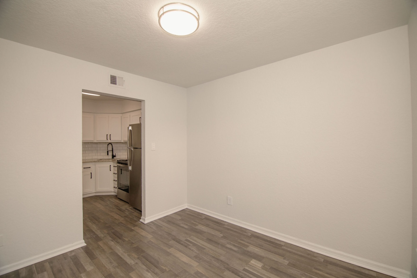 The Laurels Apartment Homes Image 7
