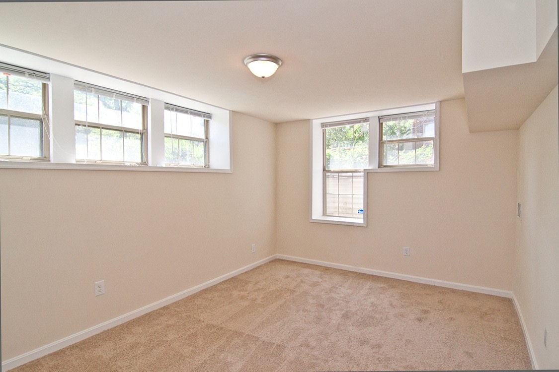 Oaklawn Terrace Image 8
