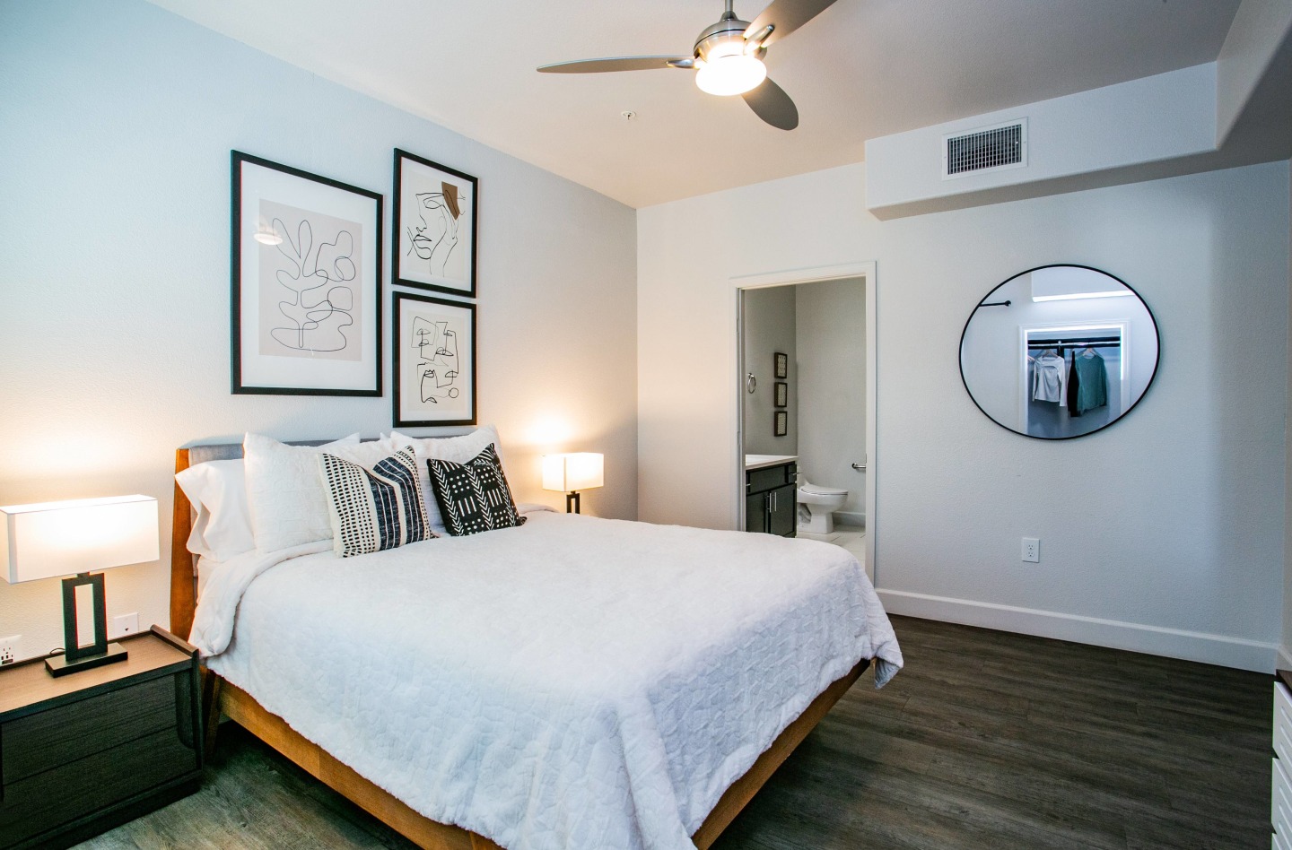 Lyric Apartments Image 11
