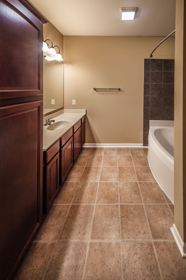 Cobblestone Crossings Image 16