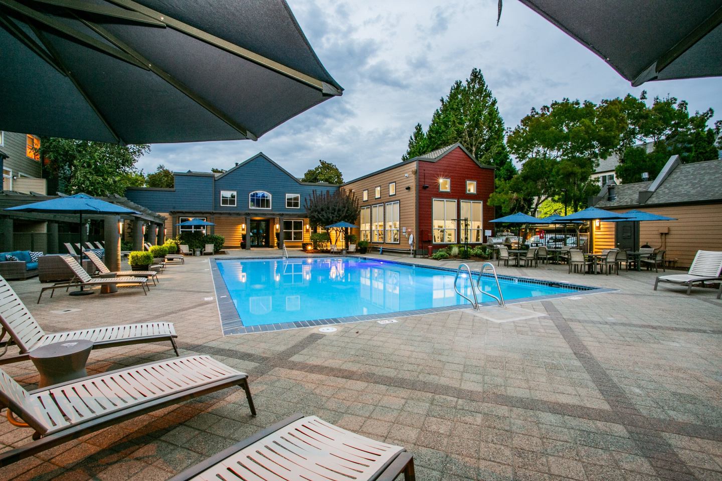 The Colonnade Luxury Townhome Apartments Image 21