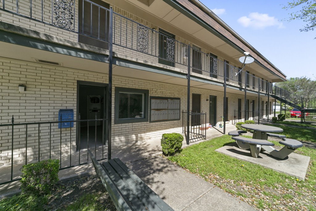 Belleview Apartments Image 10