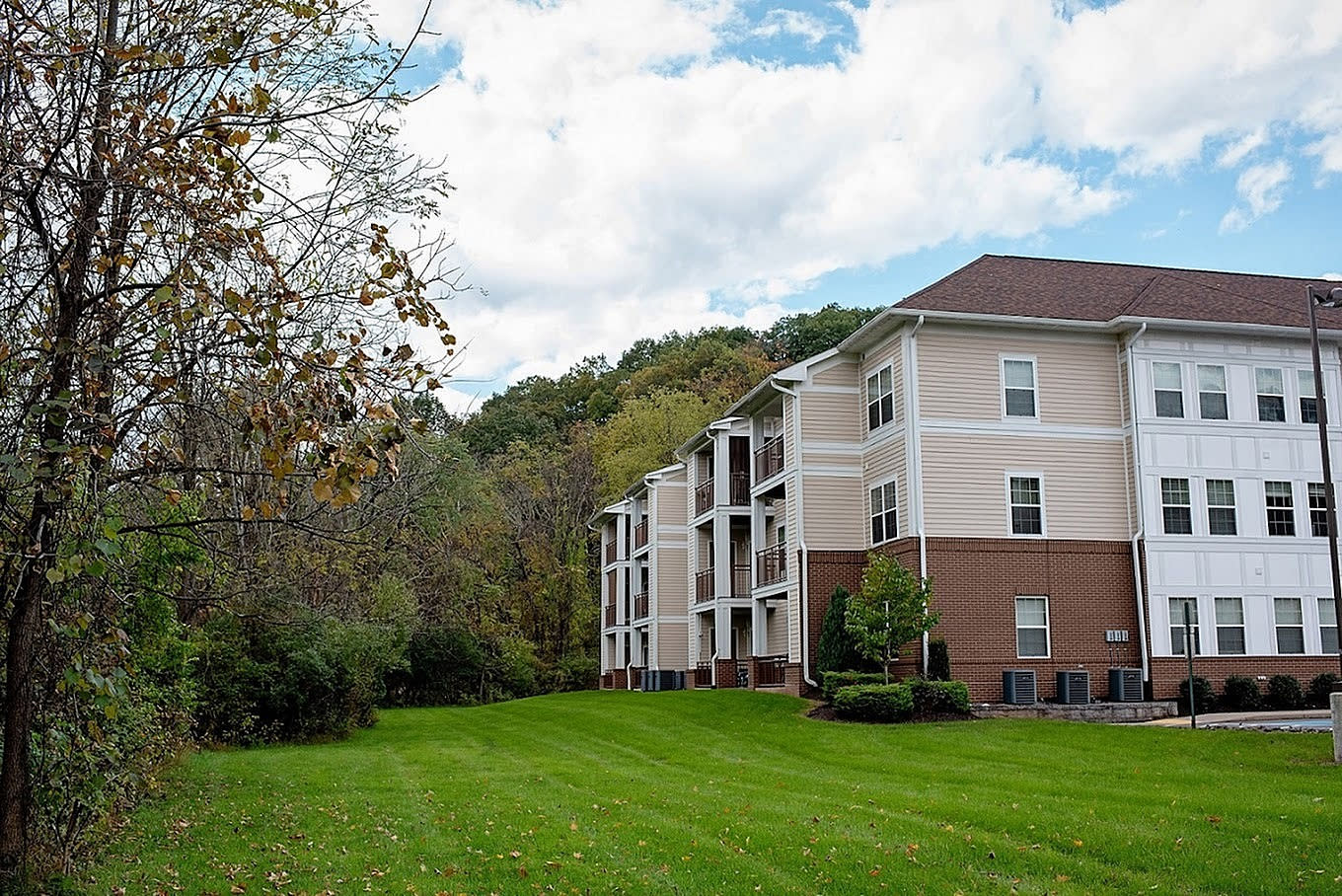 Diamond Pointe Apartments Image 11