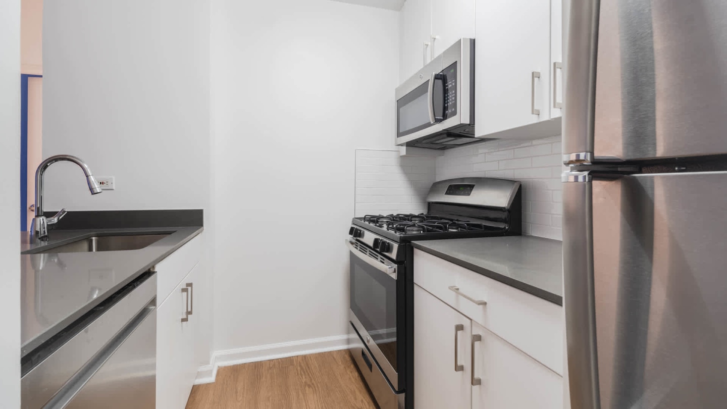 300 East 39th Image 13