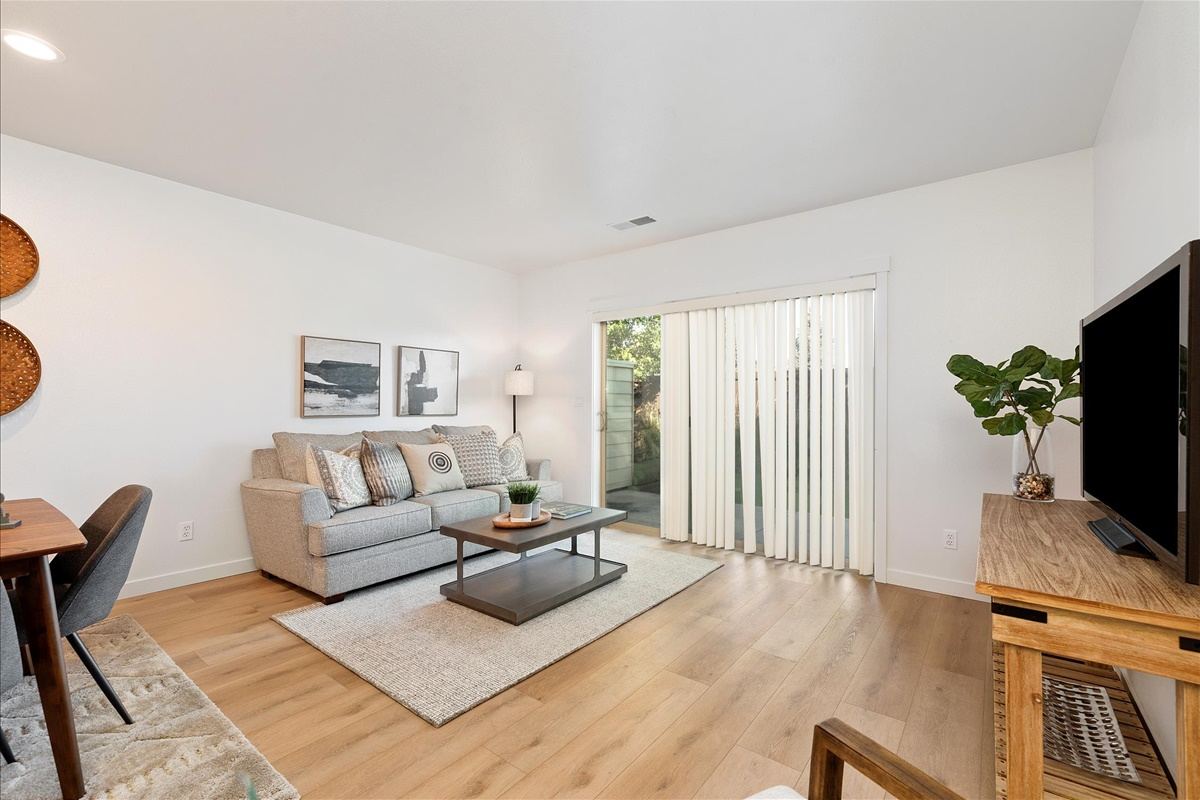 Linder Springs Townhomes Image 31