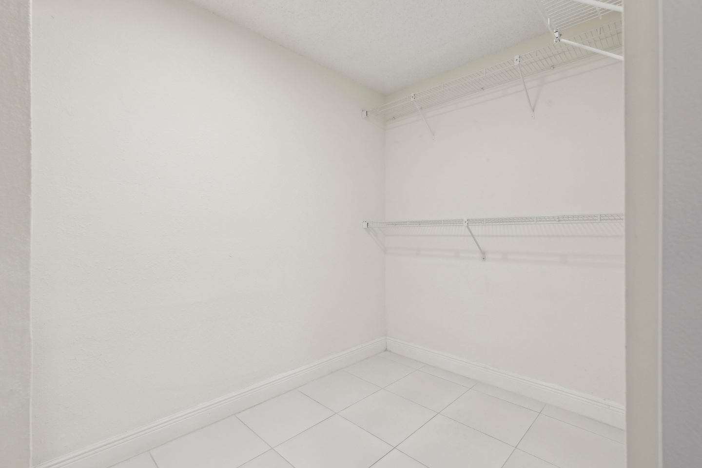 Aventura Harbor Apartments Image 1