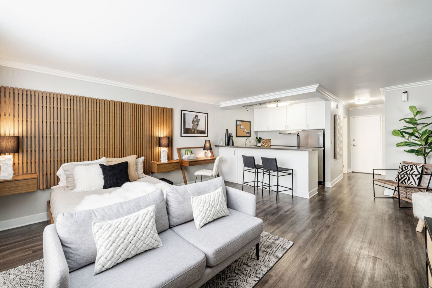 1200 Riverside Image 1