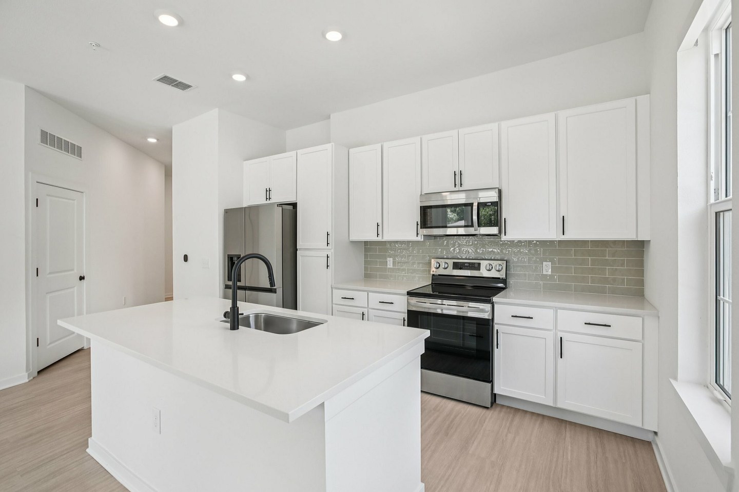 Evelyn City Lofts Image 1