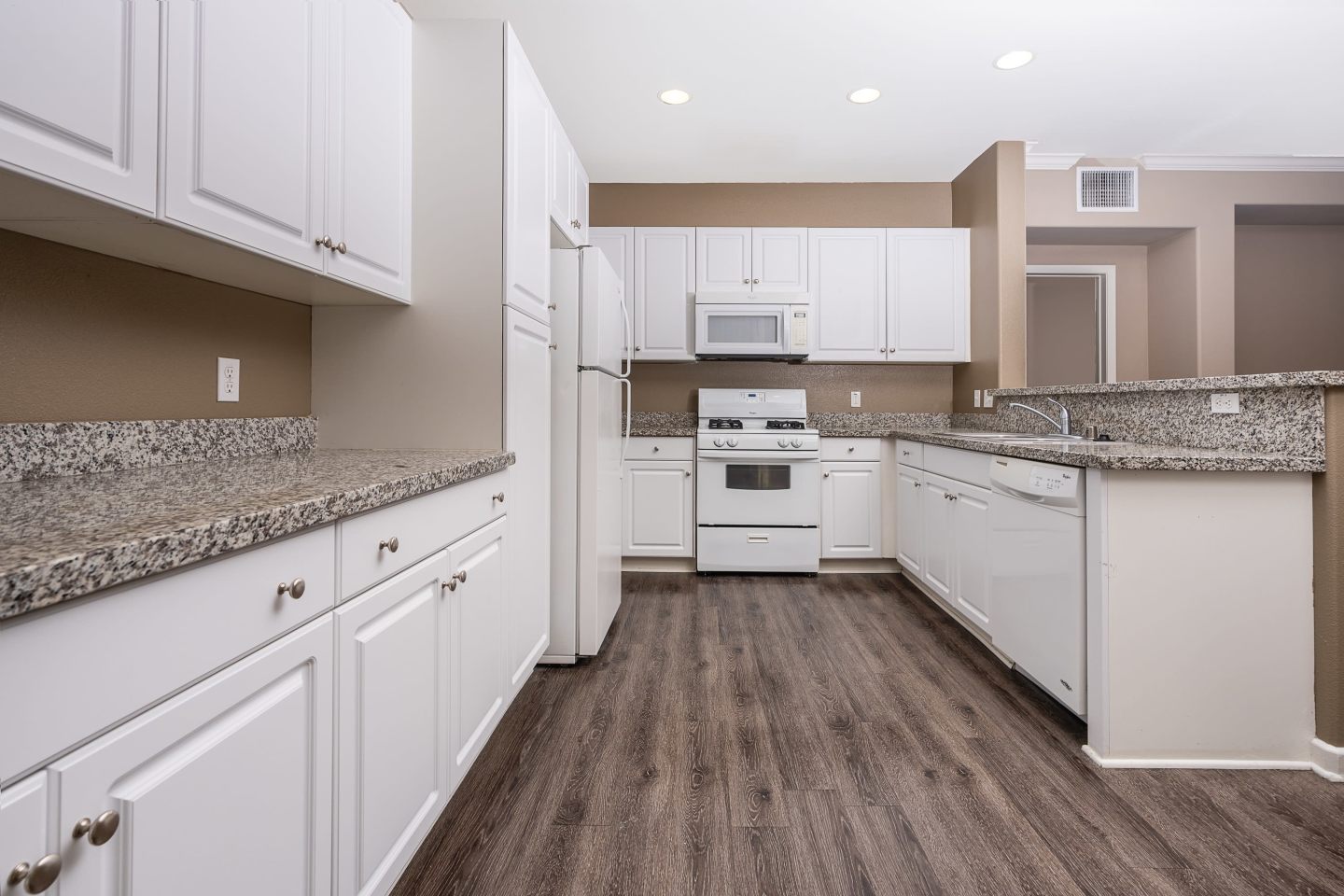 La Verne Village Luxury Apartment Homes Image 40