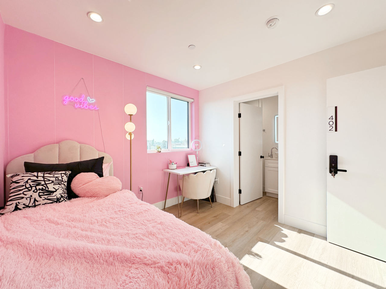 1338 West 35th Place - Co-Living Image 25