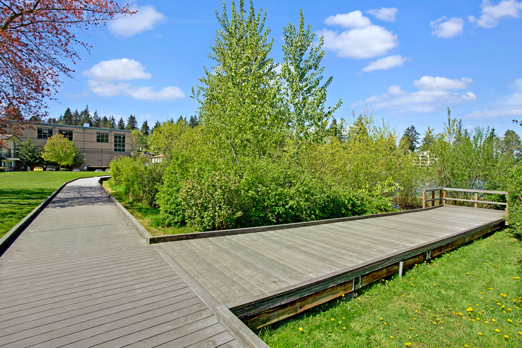 Echo Lake Apartments Image 5