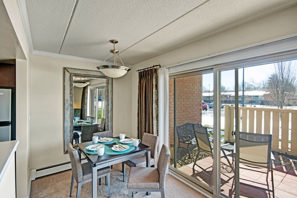 Golf Club Apartments and Townhomes Image 25
