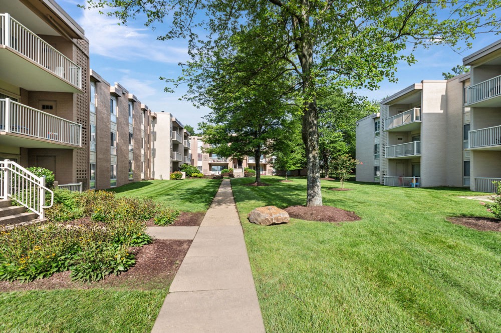 Lerner Surrey Square Apartments Image 3